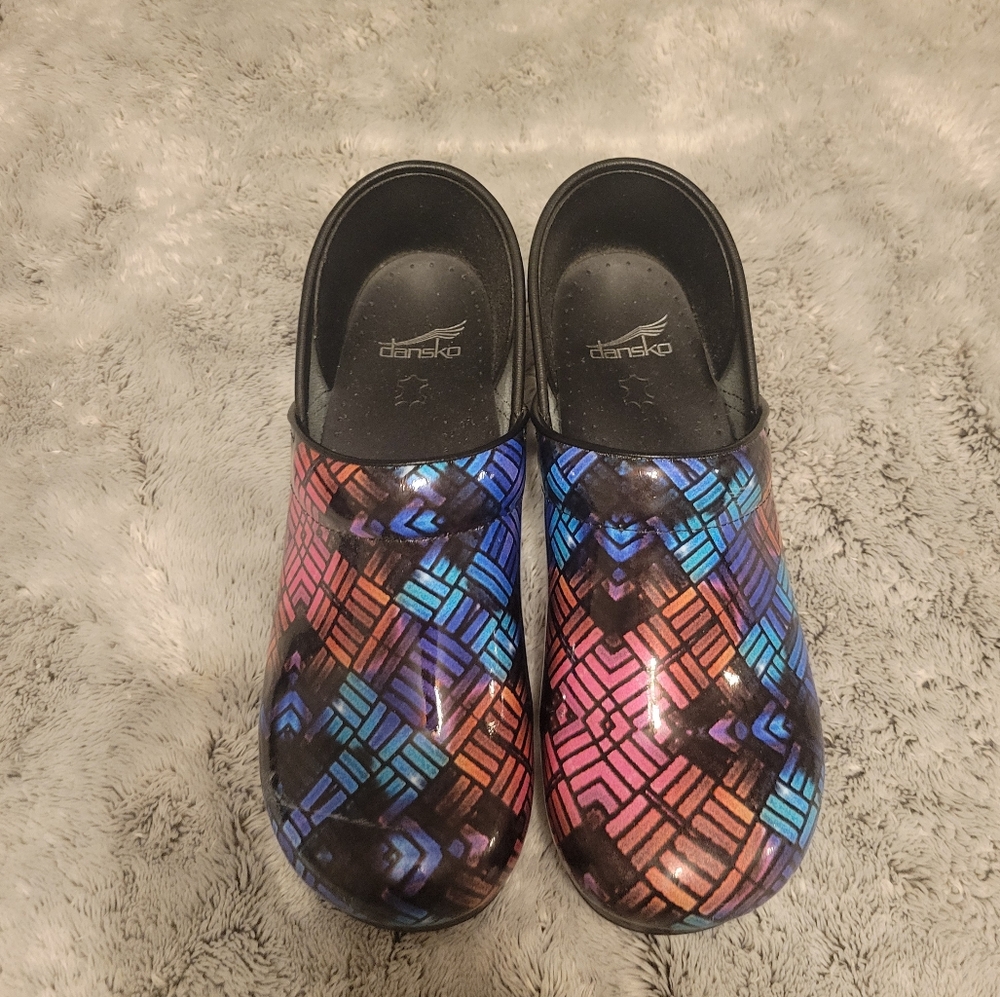 Women's Dansko size 9.5 slip on
